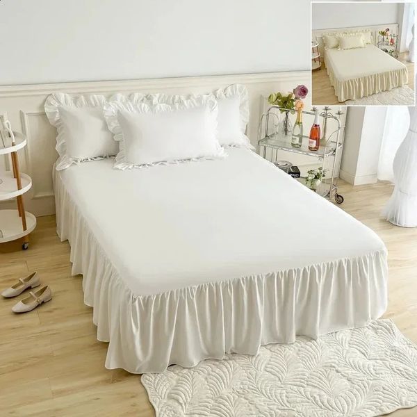 1 piece of ruffled lace bedding in solid color