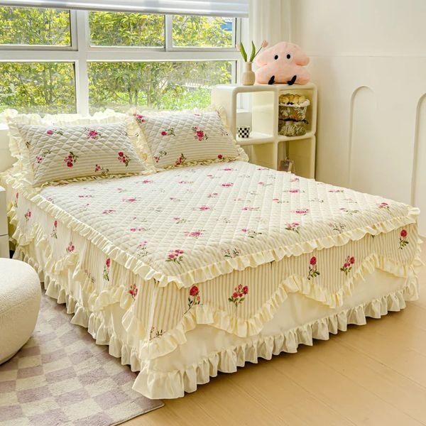 100% thick quilted king/queen bedspread with princess lace trim, pure cotton cover (no pillowcase)