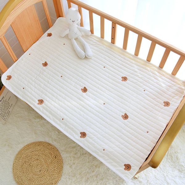 Baby Cot Quilted Sheet Cherry Bear Embroidered Infant Crib Bed Sheets Winter Cotton en for Thicken Cover 240307

Rewritten:
Quilted baby crib sheet with embroidered cherry bear design, warm cotton ...