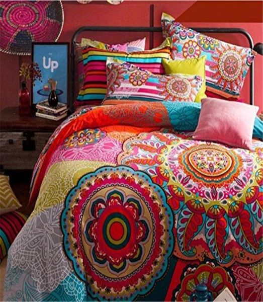 Boho-style queen-size bedding set with 4-piece cotton duvet cover and flat sheet
