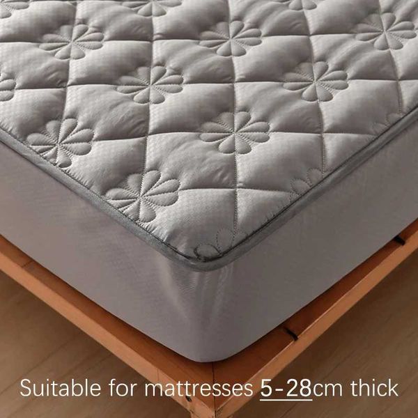 Breathable thick mattress cover with elastic edges, washable linen fabric for large beds