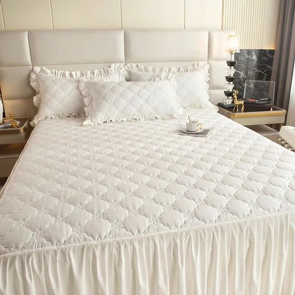 Durable leather bed cover in solid color, skin-friendly mattress protector without pillowcase