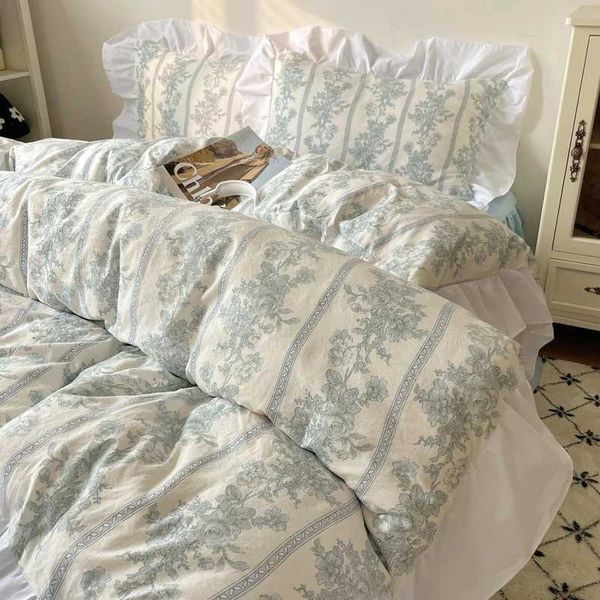 Korean Vintage French Pastoral Floral Lace Ruffled Duvet Cover Set with Washed Cotton Bedding Y240730