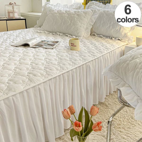 Sumptuous heavy-duty washed bedding, 45cm bottom touch, ideal for elegant bedrooms