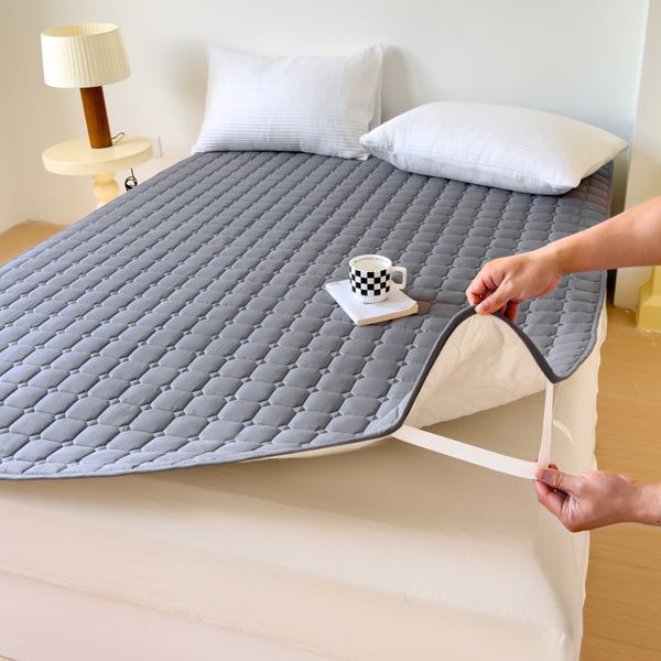 Waterproof quilted mattress protector for single or double beds, thick and breathable