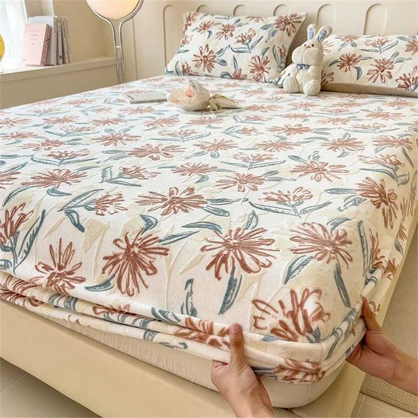 Winter plush bedding in thick milk velvet, warm mattress cover with elastic band, soft home textile set W240907